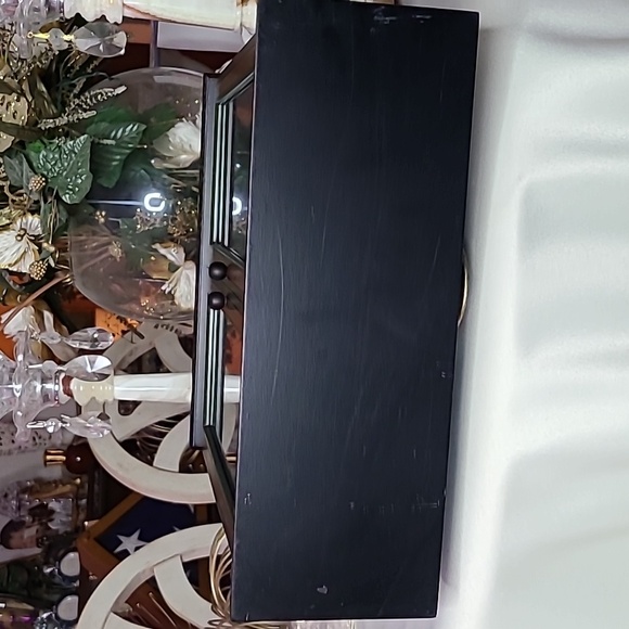 Vintage Curio/Keepsake Table Top/ Display/Storage Cabinet Black & Gold - Picture 12 of 15